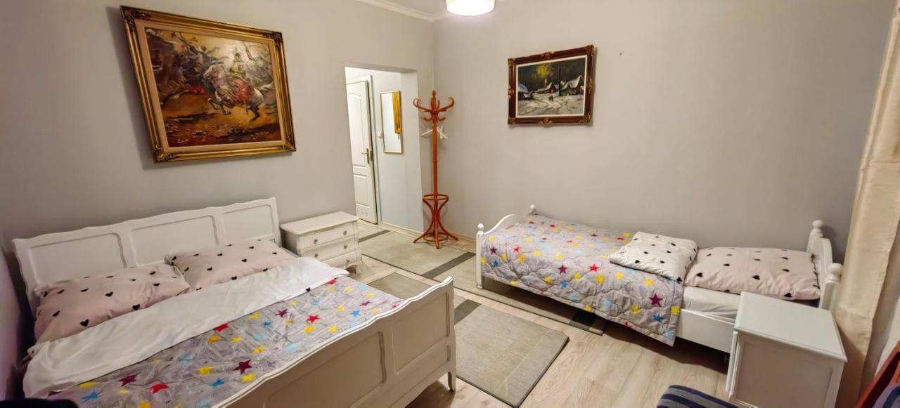 Hotelowe Pokoje J.Bukowiecka Tuszyn Exterior foto